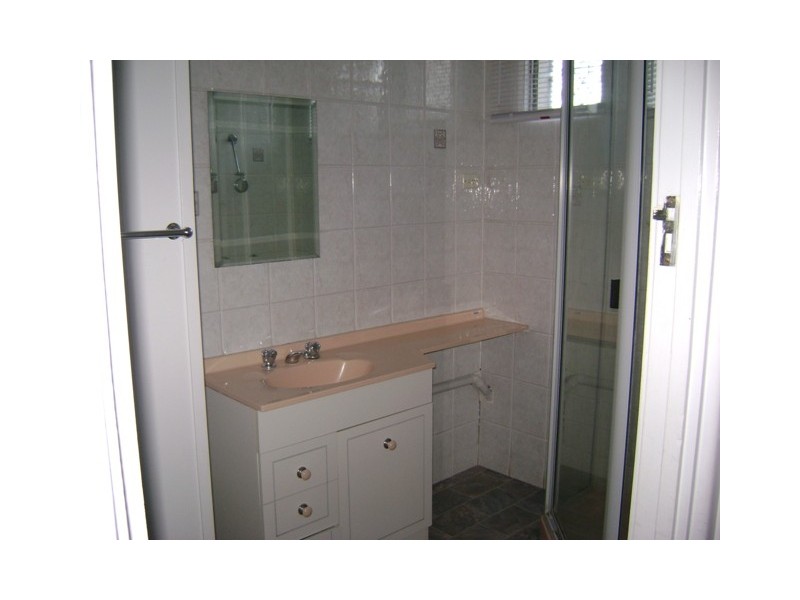 1/36 Taurus Street, Blackwater QLD 4717