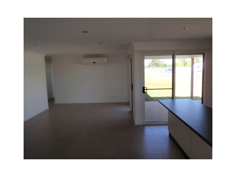 68 Hibiscus Street, Blackwater QLD 4717