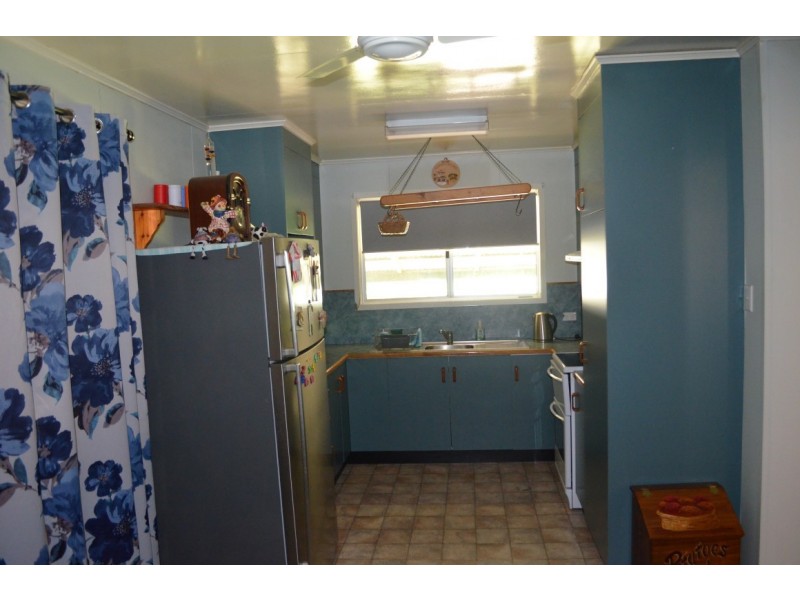 28 Bottletree Avenue, Blackwater QLD 4717
