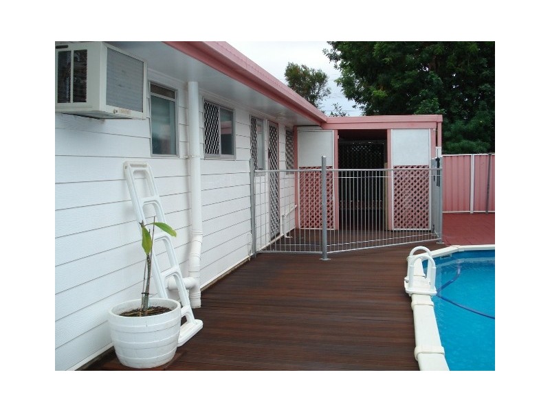 1 Rosewood St, Blackwater QLD 4717