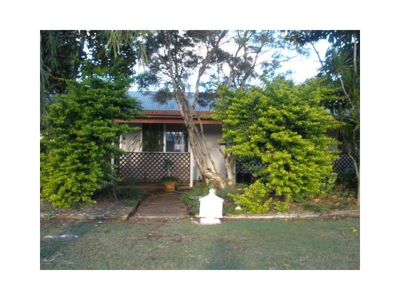 1 Rosewood St, Blackwater QLD 4717