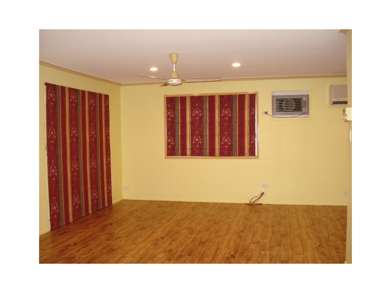 1 Rosewood St, Blackwater QLD 4717