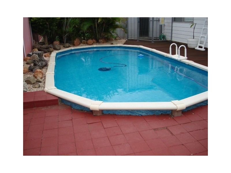 1 Rosewood St, Blackwater QLD 4717