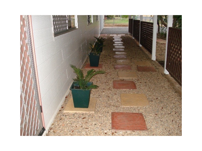 1 Rosewood St, Blackwater QLD 4717