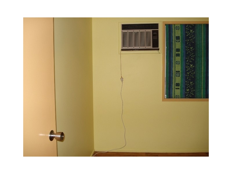 1 Rosewood St, Blackwater QLD 4717