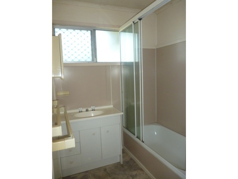 1 Gum Street, Blackwater QLD 4717