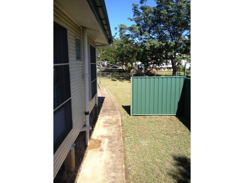 9 Bean Street, Blackwater QLD 4717