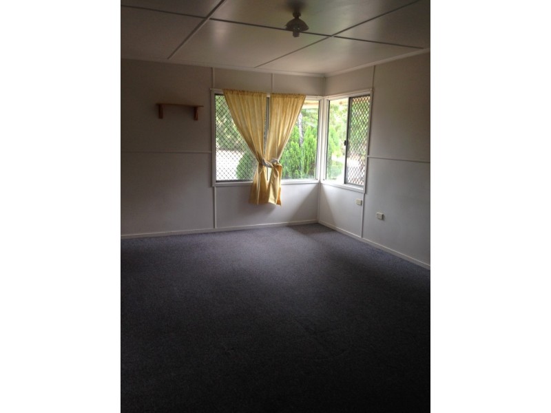 25 Seeman Street, Blackwater QLD 4717