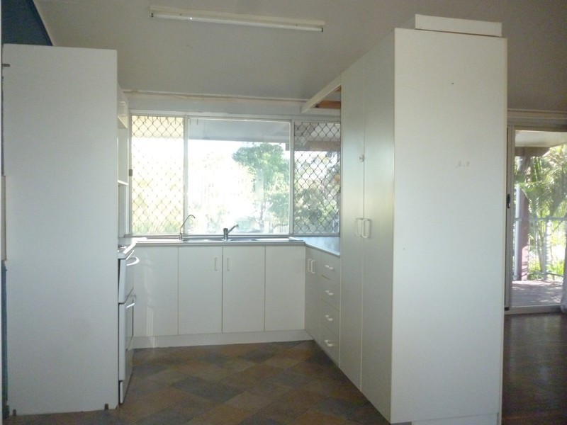 33 Hunter Street, Blackwater QLD 4717