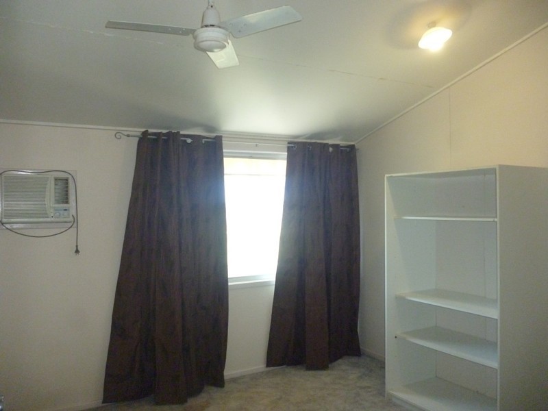 33 Hunter Street, Blackwater QLD 4717