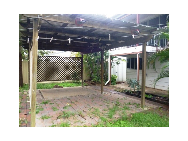 33 Hunter Street, Blackwater QLD 4717