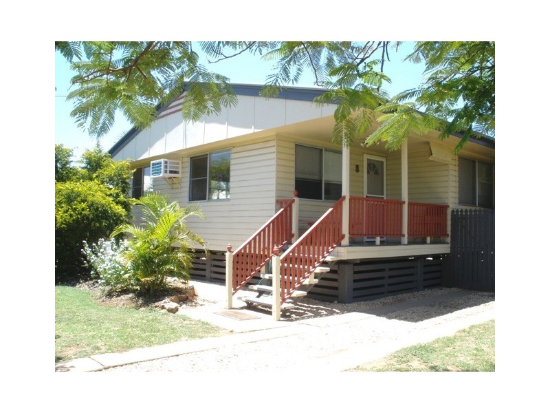 9 Elm Street, Blackwater QLD 4717