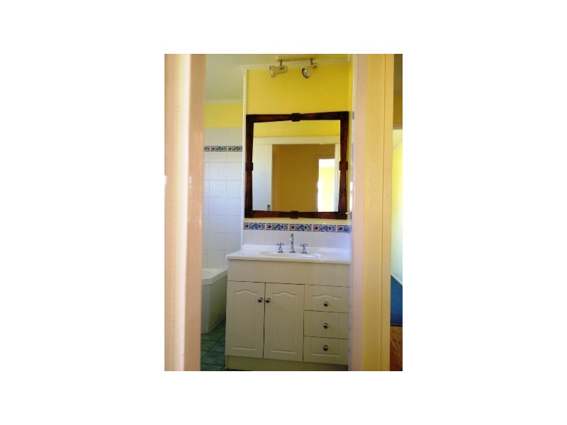 9 Elm Street, Blackwater QLD 4717