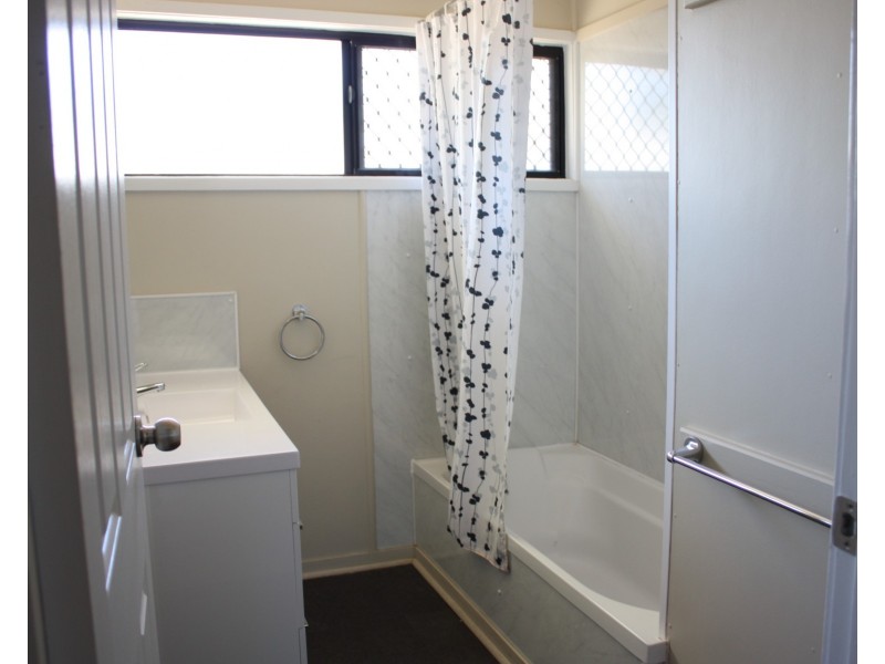 23 Seeman Street, Blackwater QLD 4717