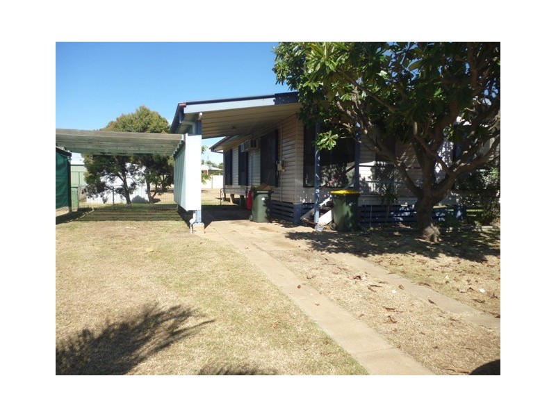 27 Taurus Street, Blackwater QLD 4717