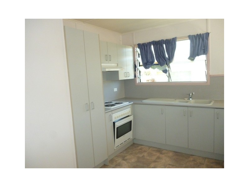 27 Taurus Street, Blackwater QLD 4717