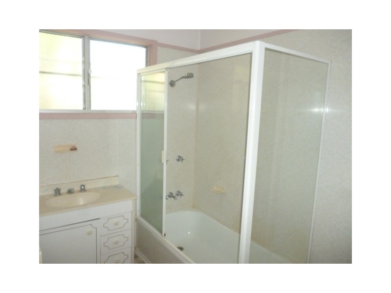 27 Taurus Street, Blackwater QLD 4717