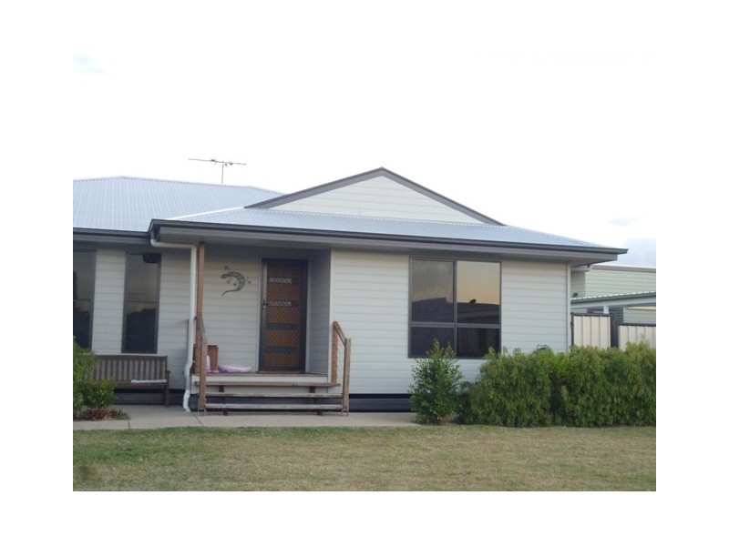 8 Cardinal Court, Blackwater QLD 4717