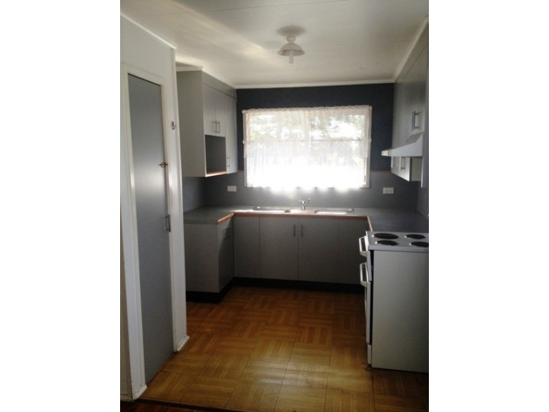 51 Bendee Crescent, Blackwater QLD 4717
