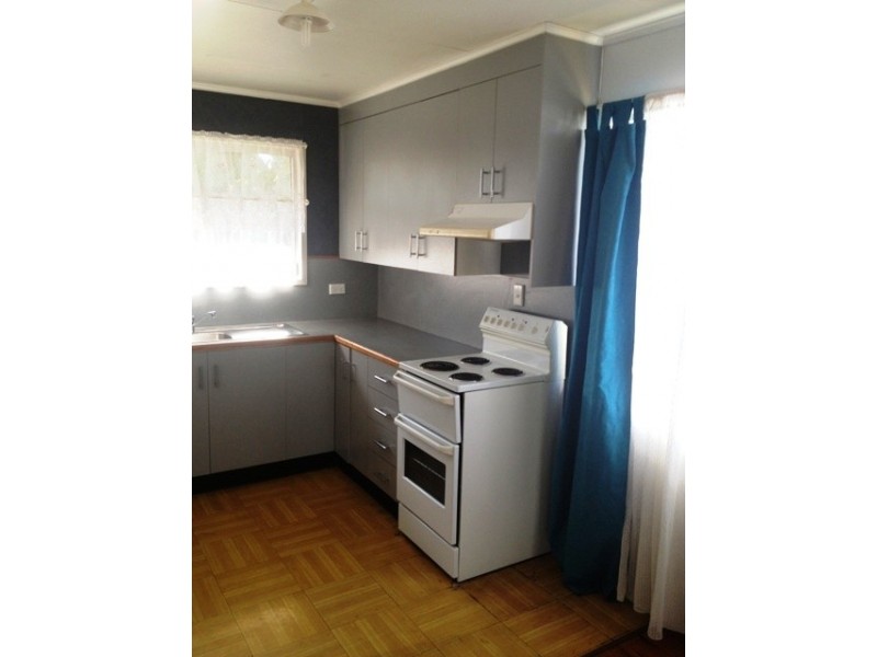 51 Bendee Crescent, Blackwater QLD 4717