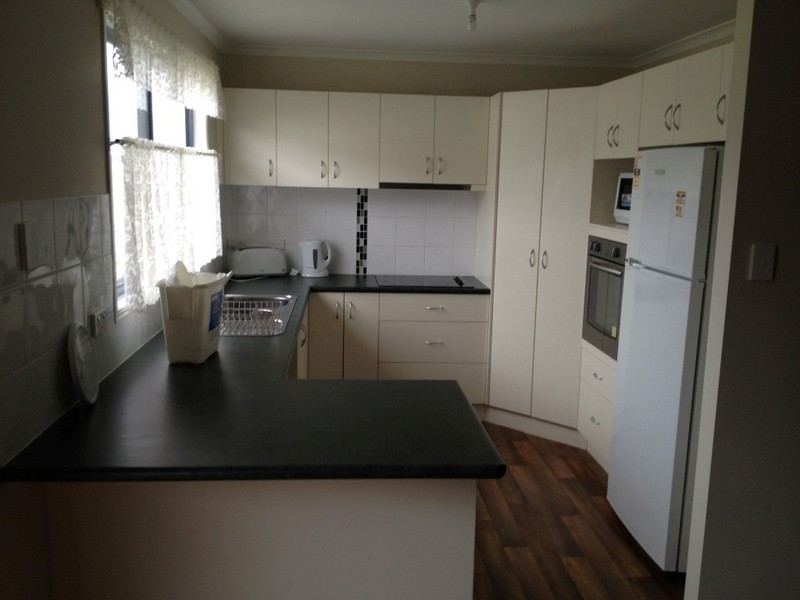 2 Hunter Street, Blackwater QLD 4717