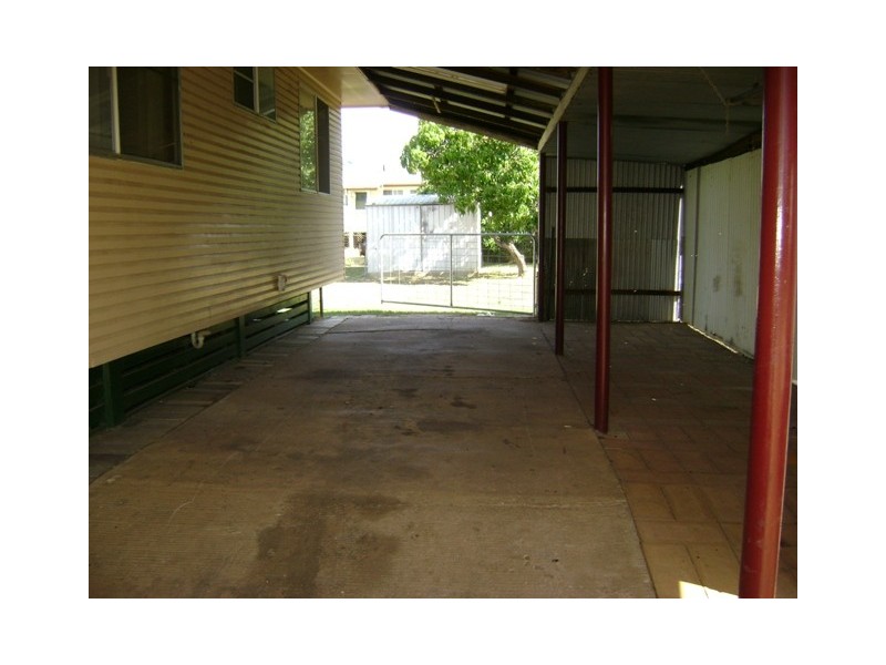 25 Wattle Street, Blackwater QLD 4717