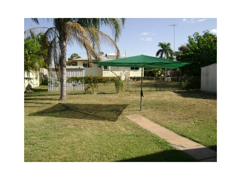 25 Wattle Street, Blackwater QLD 4717