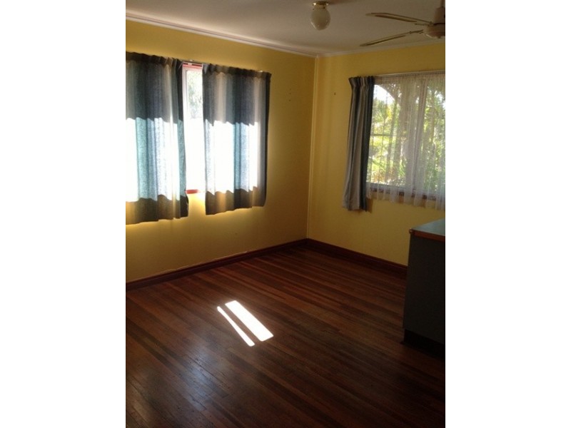 25 Wattle Street, Blackwater QLD 4717