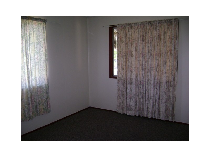 25 Wattle Street, Blackwater QLD 4717