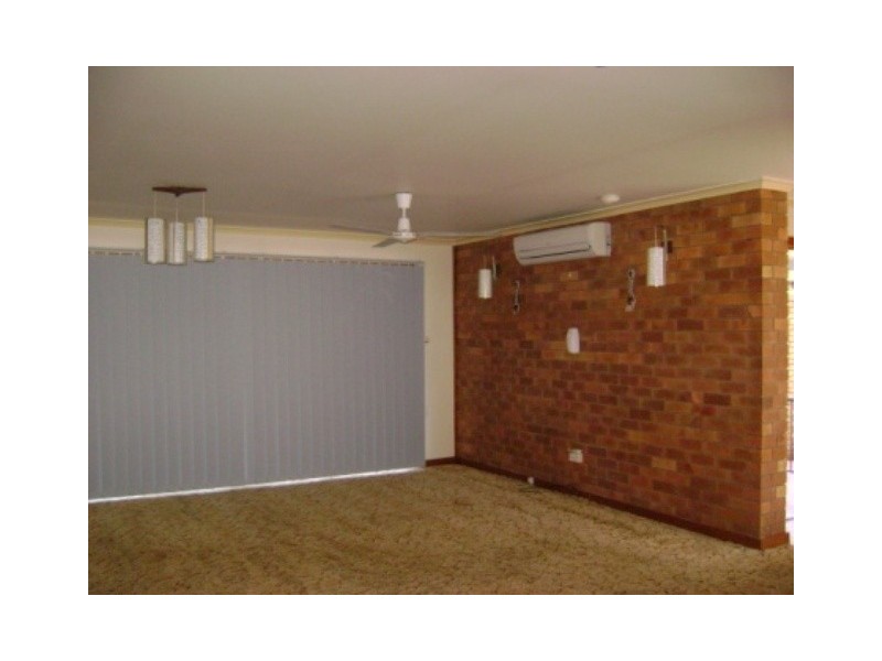 2 Evans Street, Blackwater QLD 4717