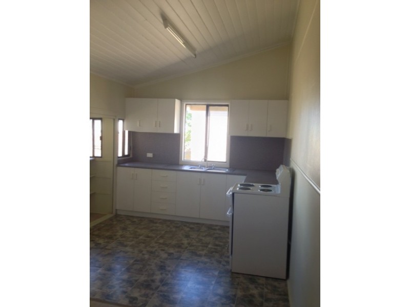 23 Acacia Street, Blackwater QLD 4717