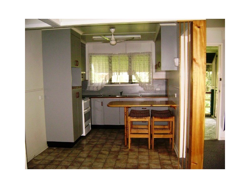 24 Arnold Street, Blackwater QLD 4717