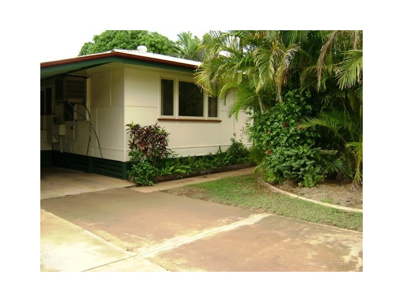 24 Arnold Street, Blackwater QLD 4717