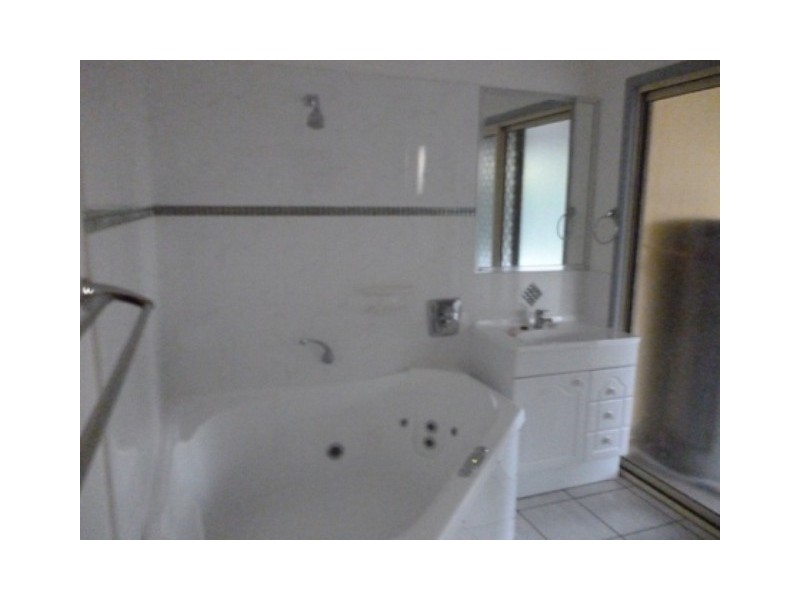 24 Bremner Street, Blackwater QLD 4717