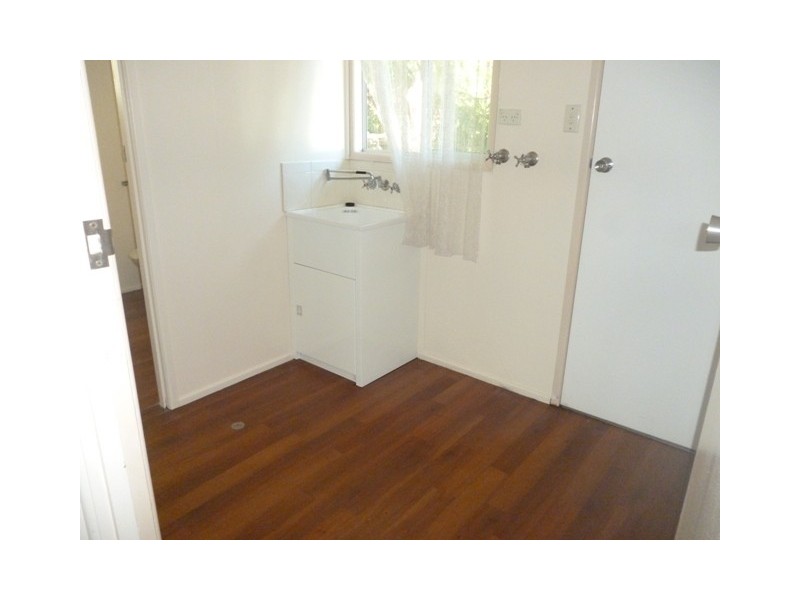 unti 1/9 Umbrella Street, Blackwater QLD 4717