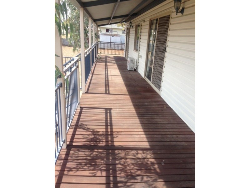 9 LONG STREET, Blackwater QLD 4717