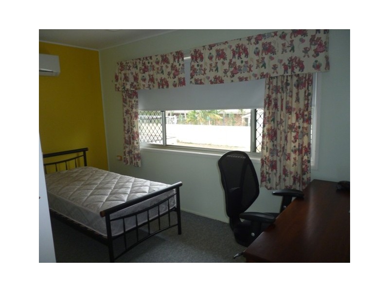 33 Birt Street, Blackwater QLD 4717