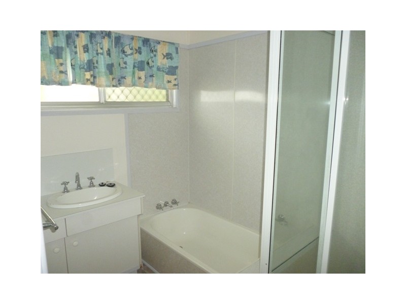 33 Birt Street, Blackwater QLD 4717