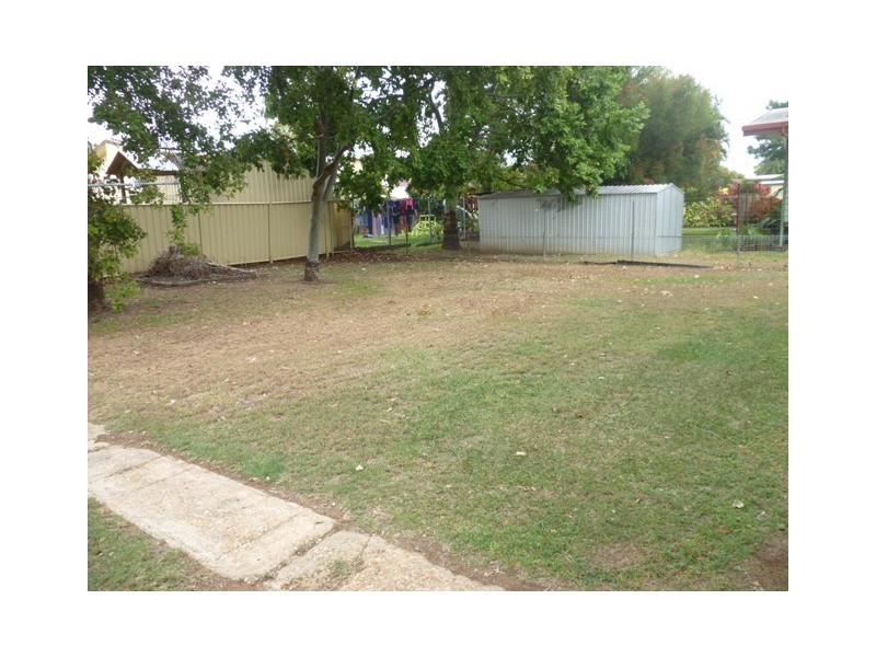 33 Birt Street, Blackwater QLD 4717