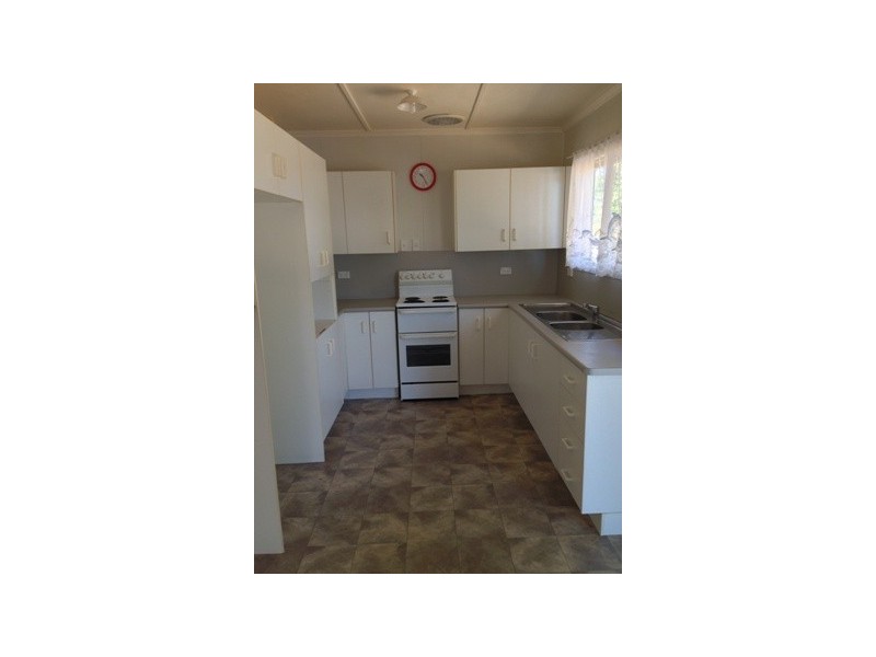 15 Gum Street, Blackwater QLD 4717