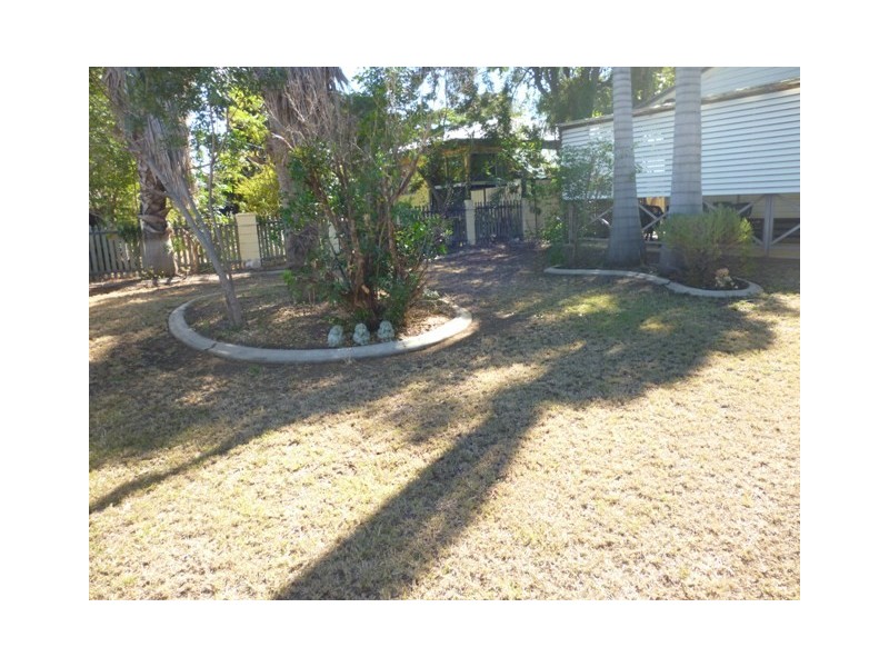 40 Acacia Street, Blackwater QLD 4717