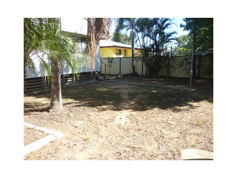 40 Acacia Street, Blackwater QLD 4717