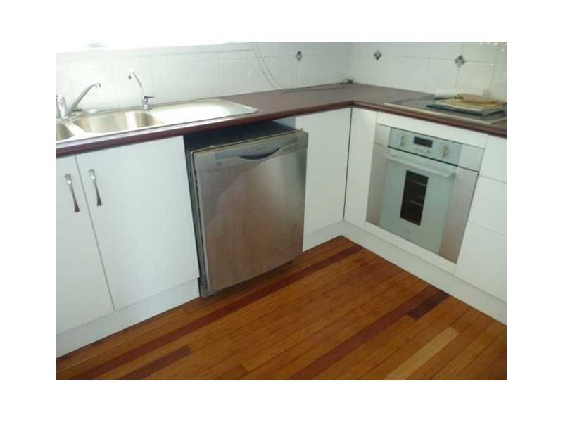 3 Park Street, Blackwater QLD 4717