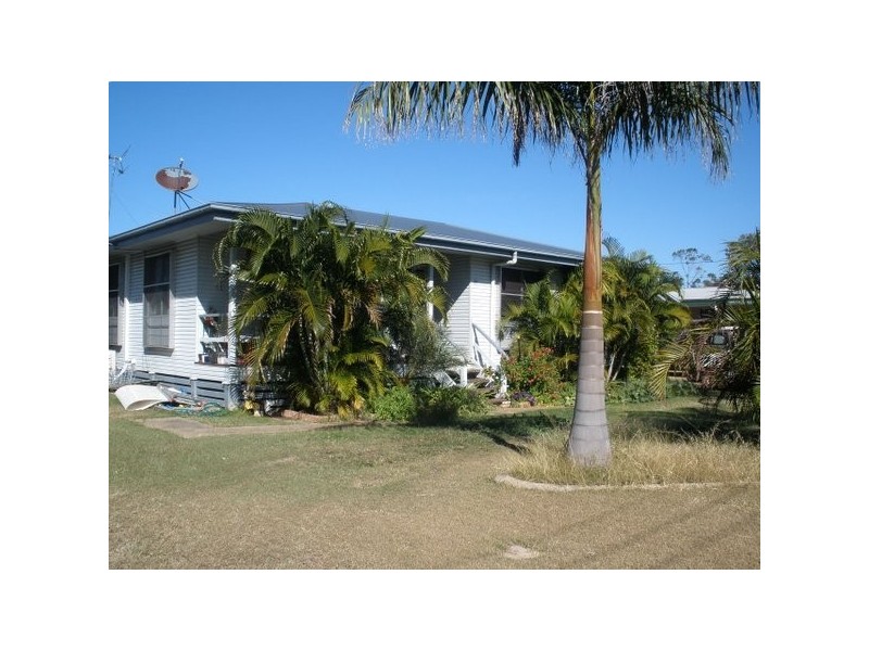 11 BEAN ST, Blackwater QLD 4717