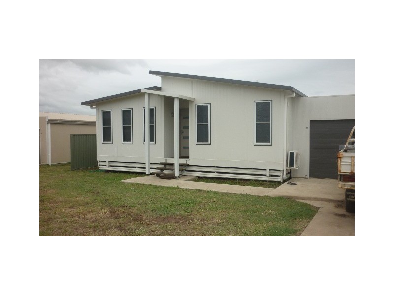 16 Hunter Street, Blackwater QLD 4717