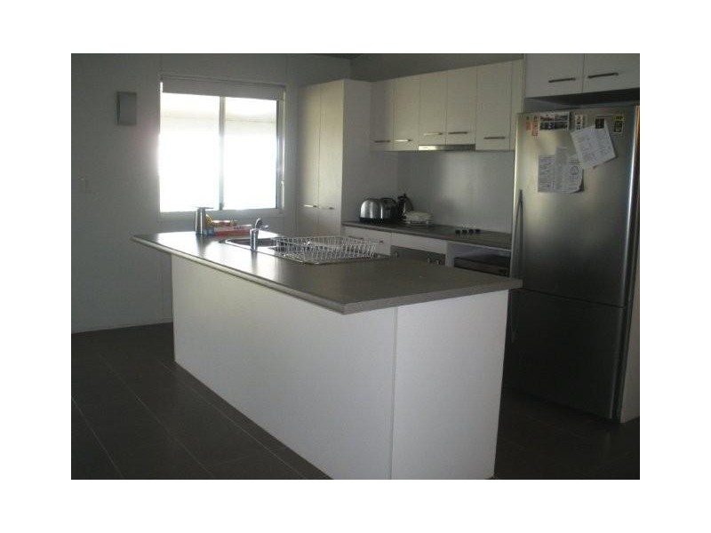 16 Hunter Street, Blackwater QLD 4717