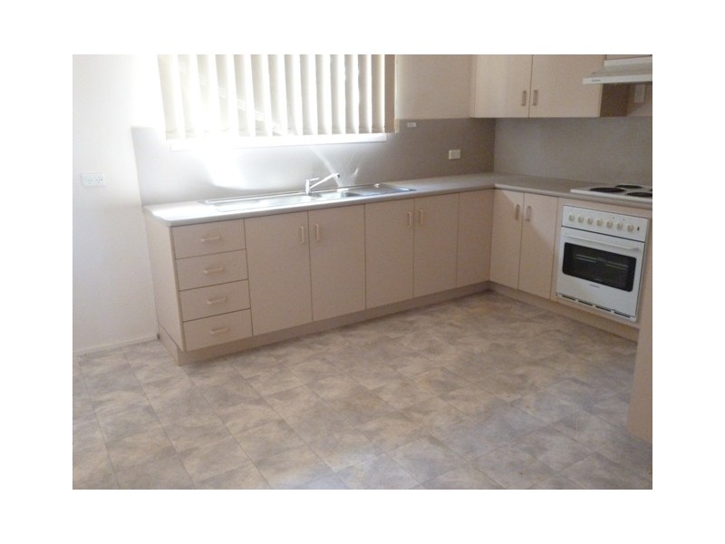 13 Bluff Street, Blackwater QLD 4717