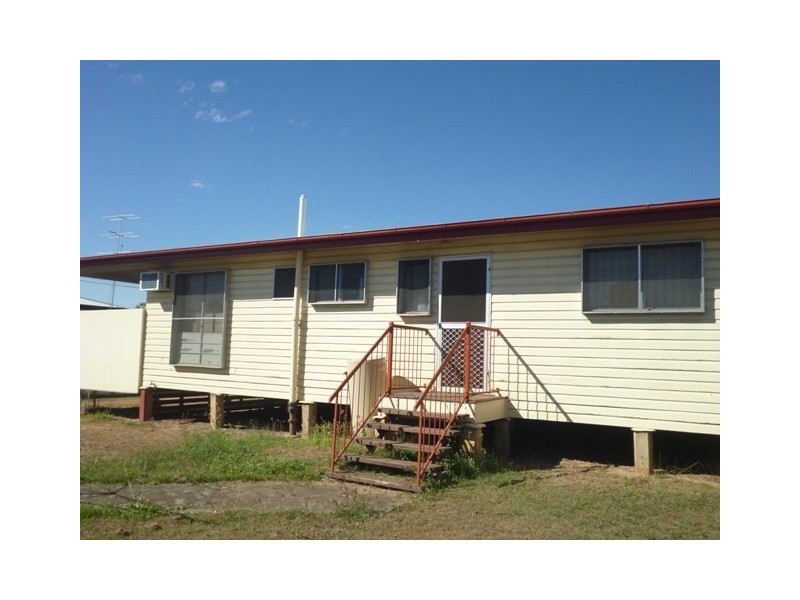 13 Bluff Street, Blackwater QLD 4717