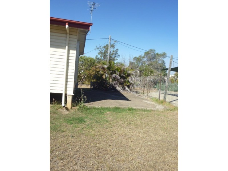 13 Bluff Street, Blackwater QLD 4717