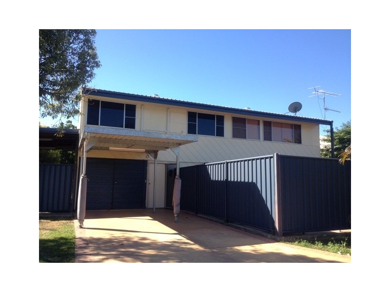 42 Stower Street, Blackwater QLD 4717